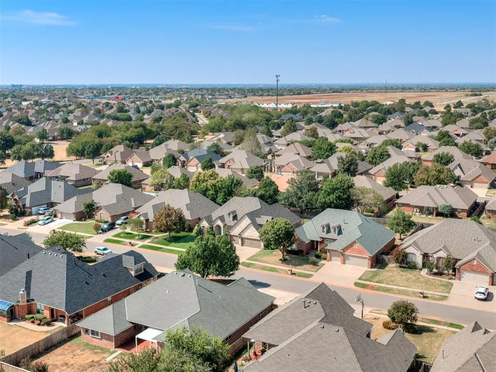 Photo 36 — 17021 Holly Burn Circle, Edmond, OK 73012