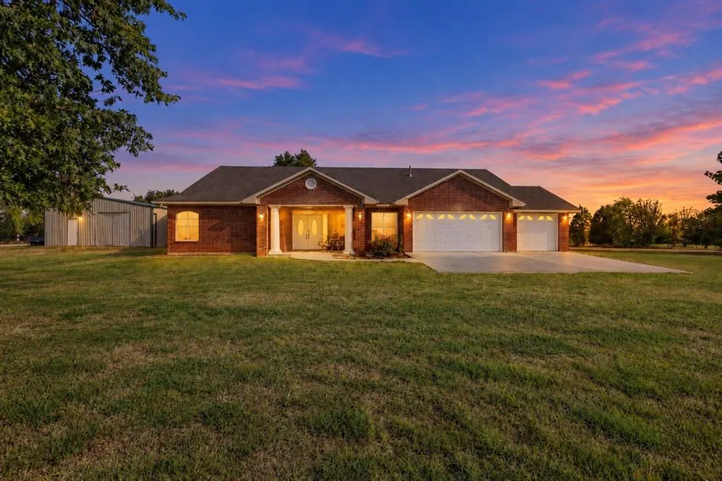 Front exterior — 1307 E State Road 70 Highway, Calera, OK 74730
