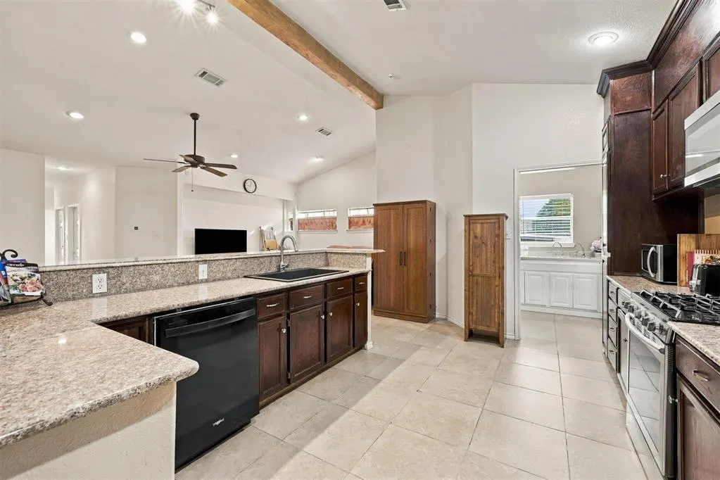 Photo 12 — 1307 E State Road 70 Highway, Calera, OK 74730