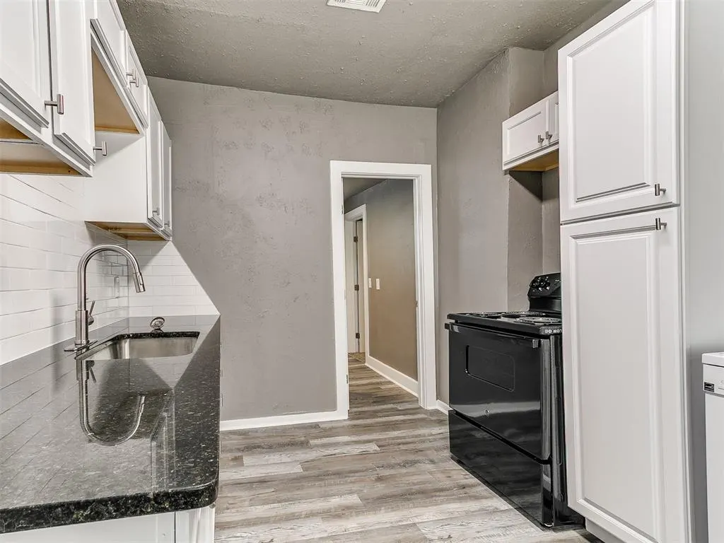 Photo 12 — 1108 W Hayes Street, El Reno, OK 73036