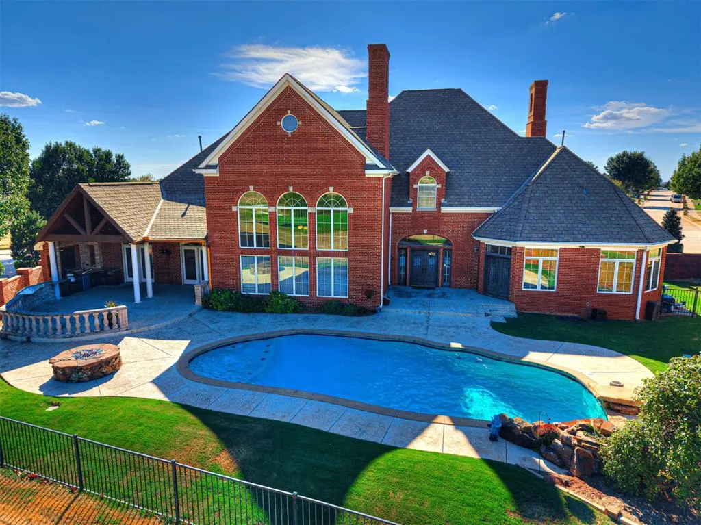 Photo 8 — 1709 Irvine Drive, Edmond, OK 73025