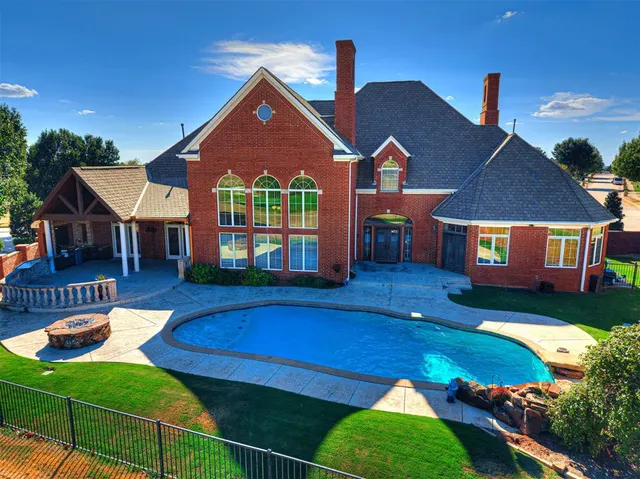 Photo 8 — 1709 Irvine Drive, Edmond, OK 73025
