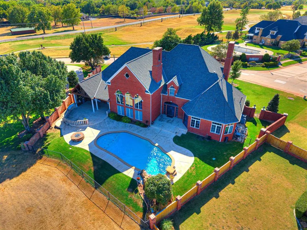 Photo 9 — 1709 Irvine Drive, Edmond, OK 73025