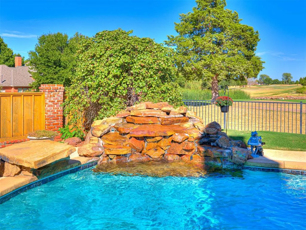 Photo 11 — 1709 Irvine Drive, Edmond, OK 73025