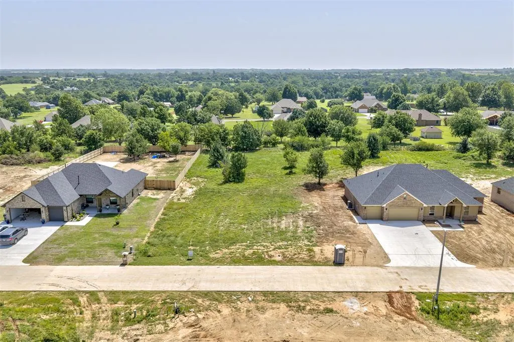 Front exterior — 1952 Cattle Drive, Guthrie, OK 73044