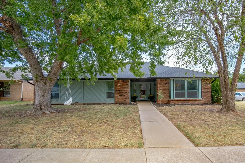 Front exterior — 1724 Still Water Lane, Edmond, OK 73013
