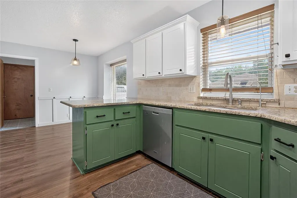 Photo 10 — 1724 Still Water Lane, Edmond, OK 73013