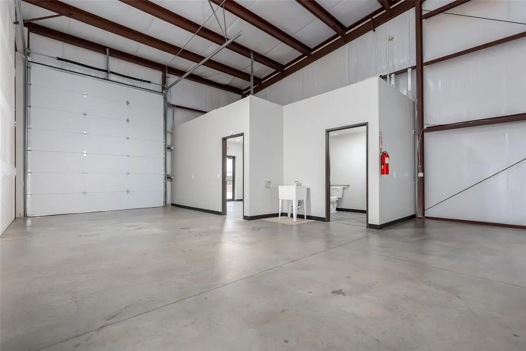 Photo 5 — 8101 Silver Crossing 300, Oklahoma City, OK 73132