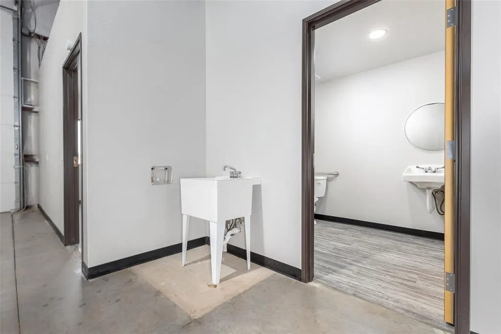 Photo 8 — 8101 Silver Crossing 300, Oklahoma City, OK 73132