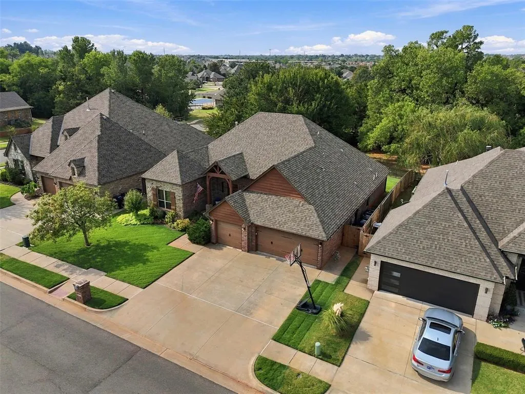 Photo 4 — 19605 Rambling Creek Drive, Edmond, OK 73012