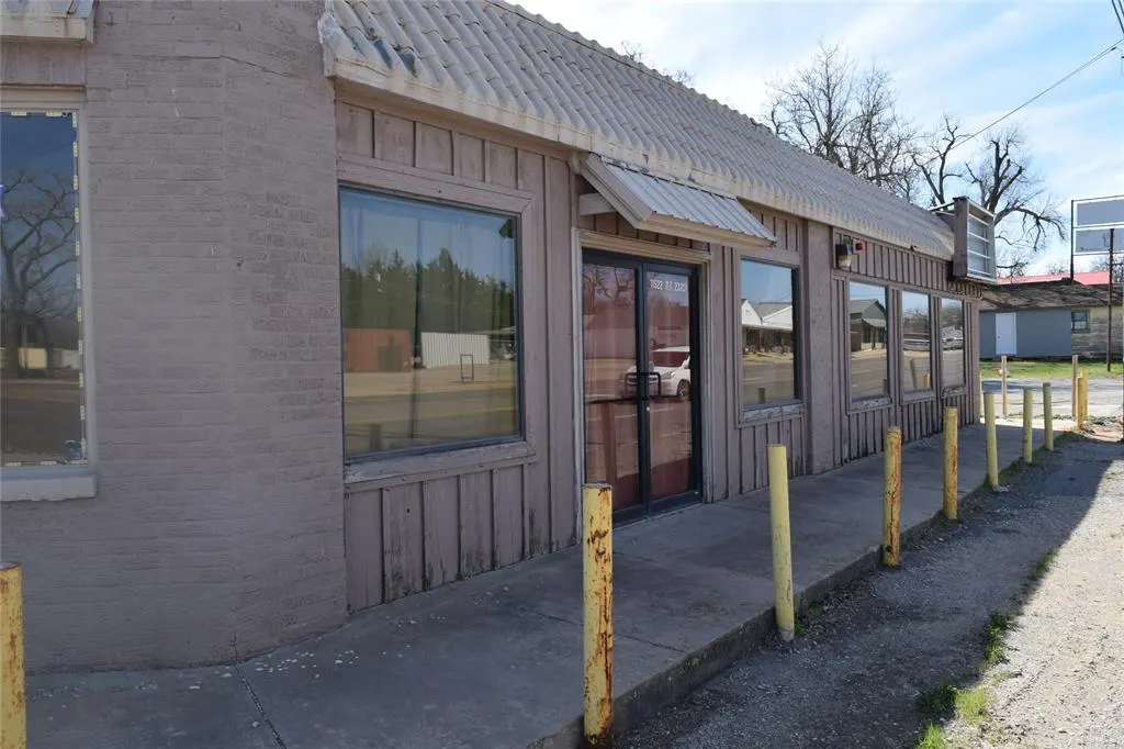 Photo 2 — 11524 NE 23rd Street, Nicoma Park, OK 73020