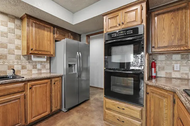 Photo 6 — 2028 Melody Lane, Edmond, OK 73013