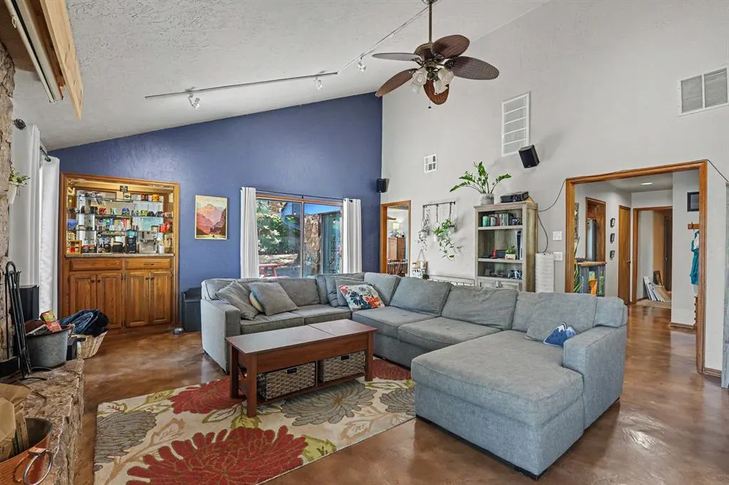 Photo 8 — 2028 Melody Lane, Edmond, OK 73013