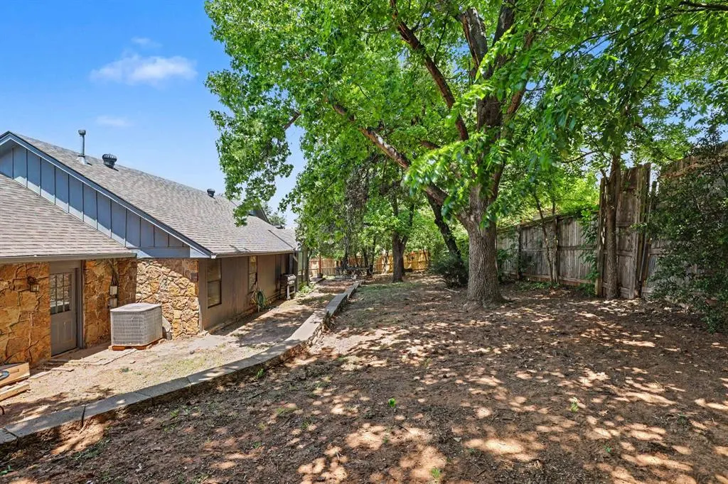 Photo 27 — 2028 Melody Lane, Edmond, OK 73013