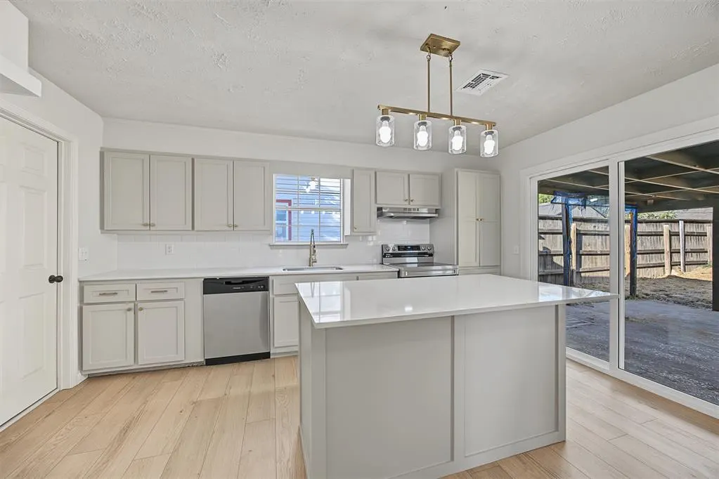 Photo 8 — 2608 N Reeves Avenue, Oklahoma City, OK 73127