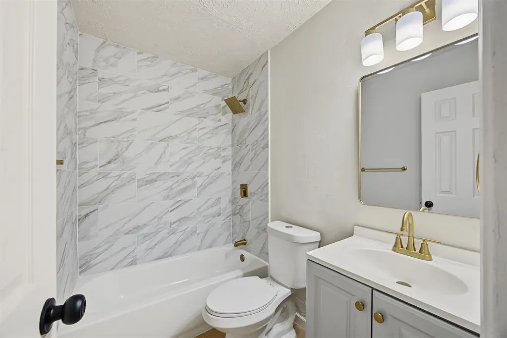 Photo 13 — 2608 N Reeves Avenue, Oklahoma City, OK 73127