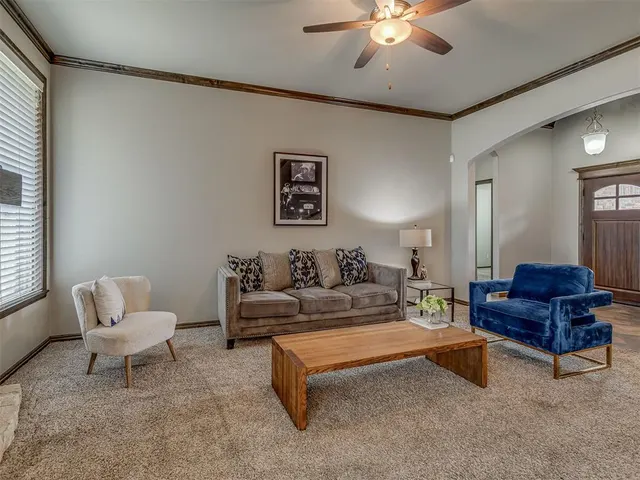 Photo 4 — 909 SW 14th Street, Moore, OK 73160