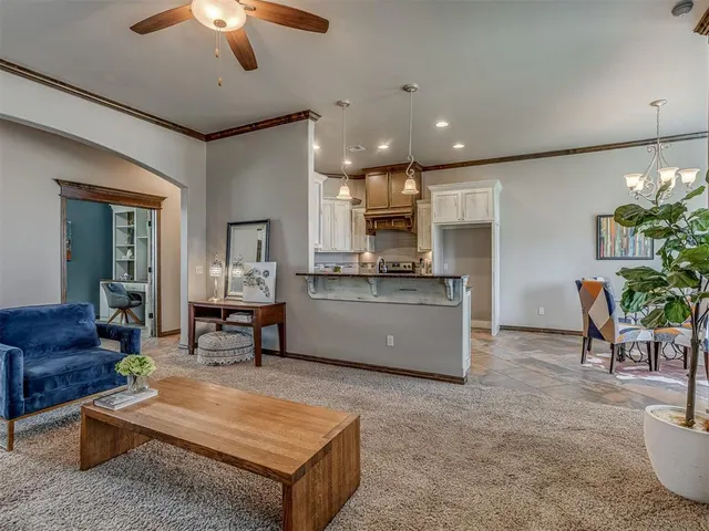 Photo 5 — 909 SW 14th Street, Moore, OK 73160