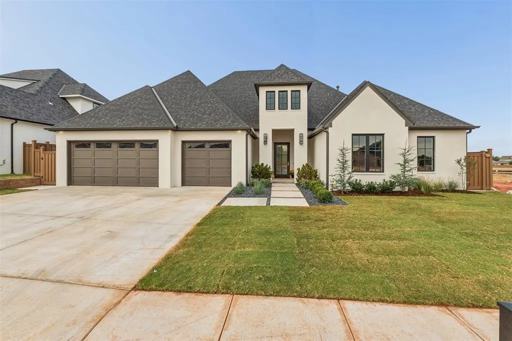 Front exterior — 3109 Wood Thrush Way, Edmond, OK 73012