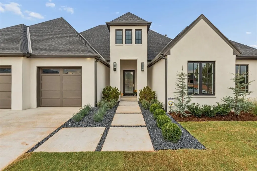 Photo 2 — 3109 Wood Thrush Way, Edmond, OK 73012