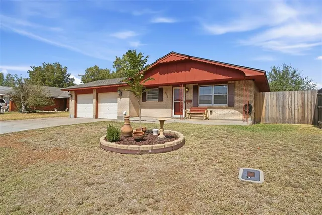 Photo 3 — 313 NW 63rd Street, Lawton, OK 73505
