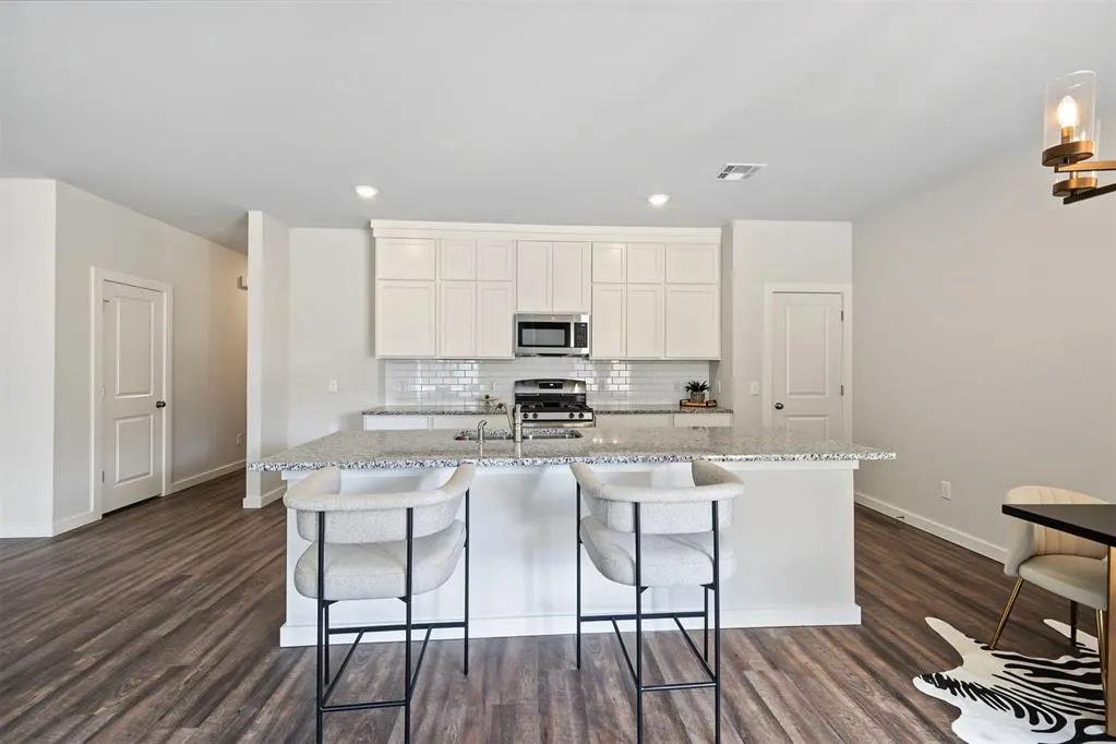 Photo 3 — 861 Stella Trail, Guthrie, OK 73044