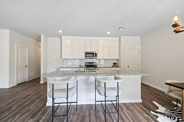 Photo 3 — 861 Stella Trail, Guthrie, OK 73044