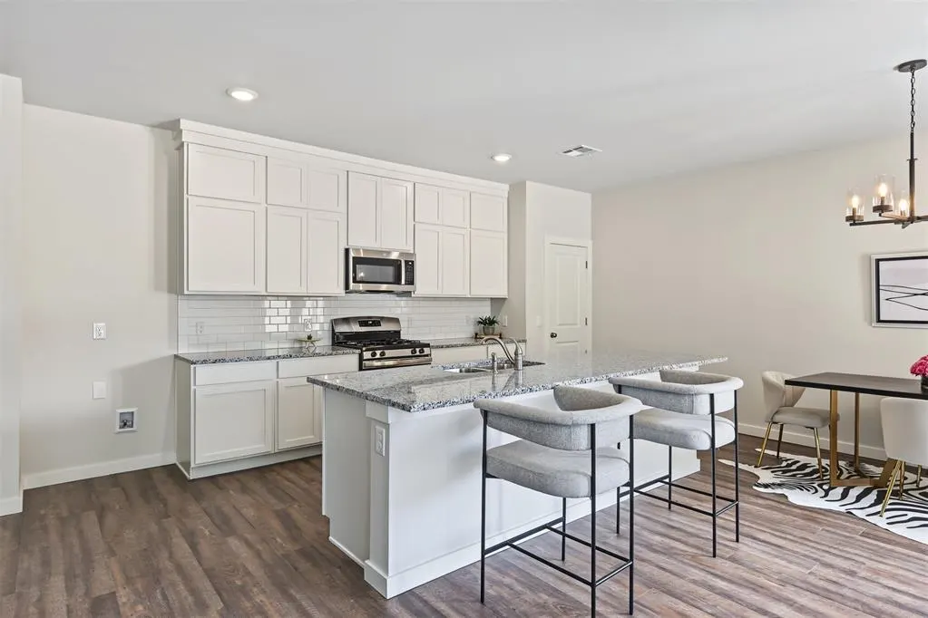 Photo 4 — 861 Stella Trail, Guthrie, OK 73044