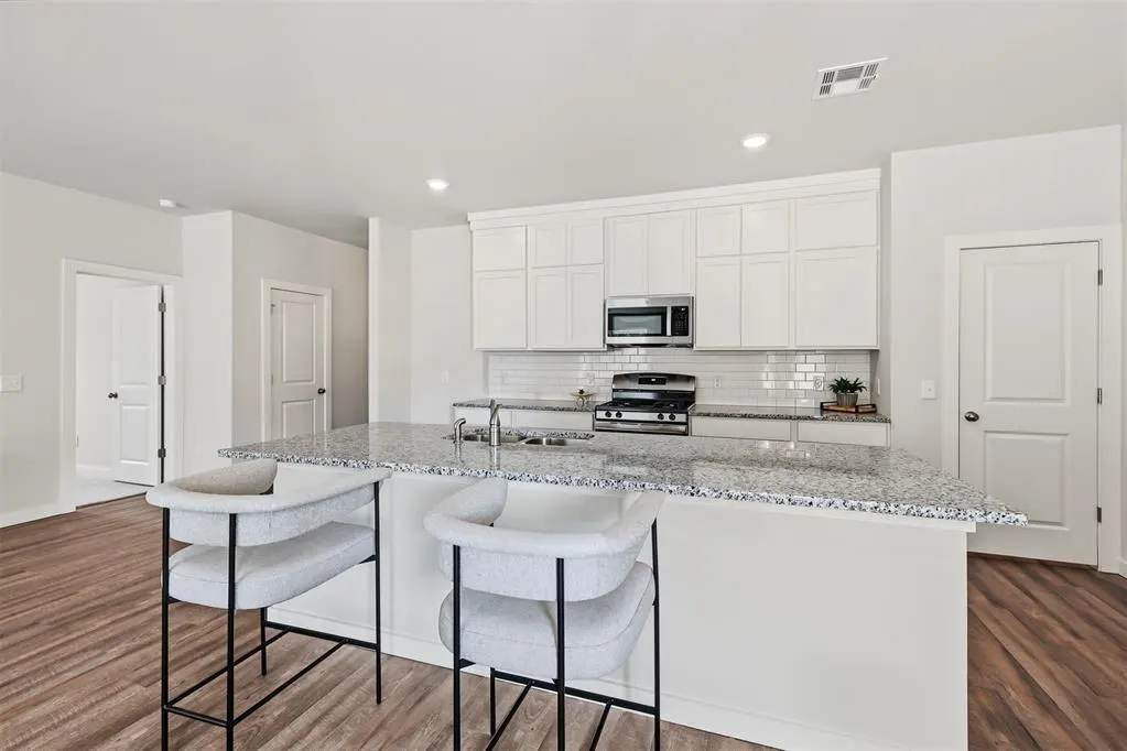 Photo 5 — 861 Stella Trail, Guthrie, OK 73044