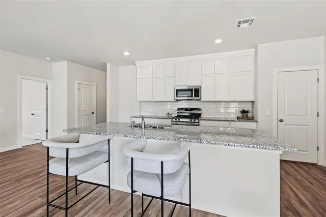 Photo 5 — 861 Stella Trail, Guthrie, OK 73044