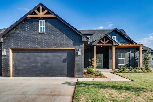 Photo 2 — 11615 NW 106th Street, Yukon, OK 73099