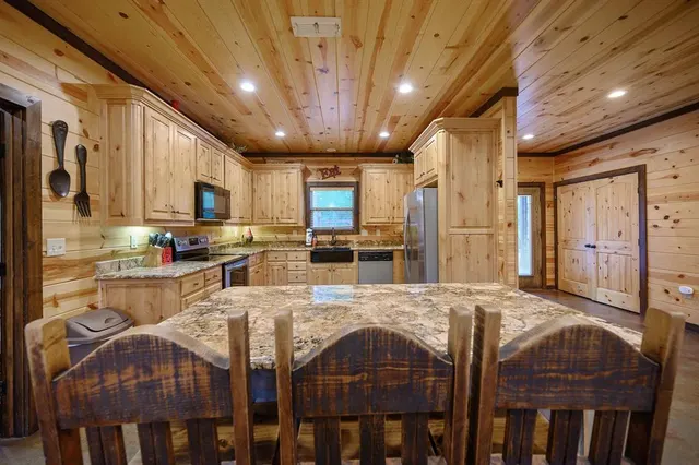 Photo 7 — 37 Orange Grove Road, Broken Bow, OK 74728