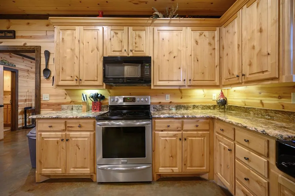 Photo 9 — 37 Orange Grove Road, Broken Bow, OK 74728