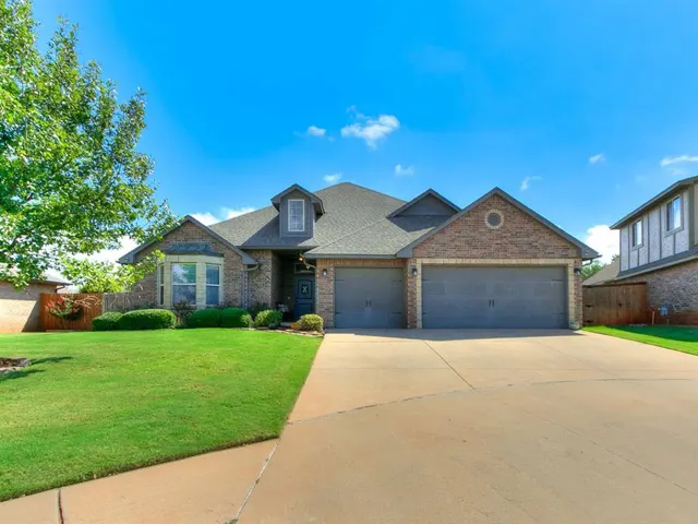 Photo 2 — 15200 Homecoming Drive, Edmond, OK 73013