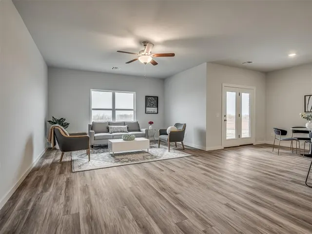 Photo 3 — 3530 Manning Farms Boulevard, El Reno, OK 73036
