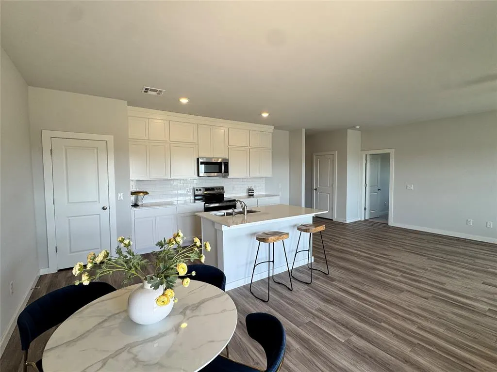 Photo 5 — 3530 Manning Farms Boulevard, El Reno, OK 73036