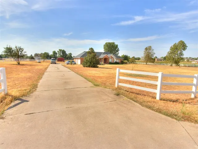 Photo 4 — 12720 SW 58th Street, Mustang, OK 73064