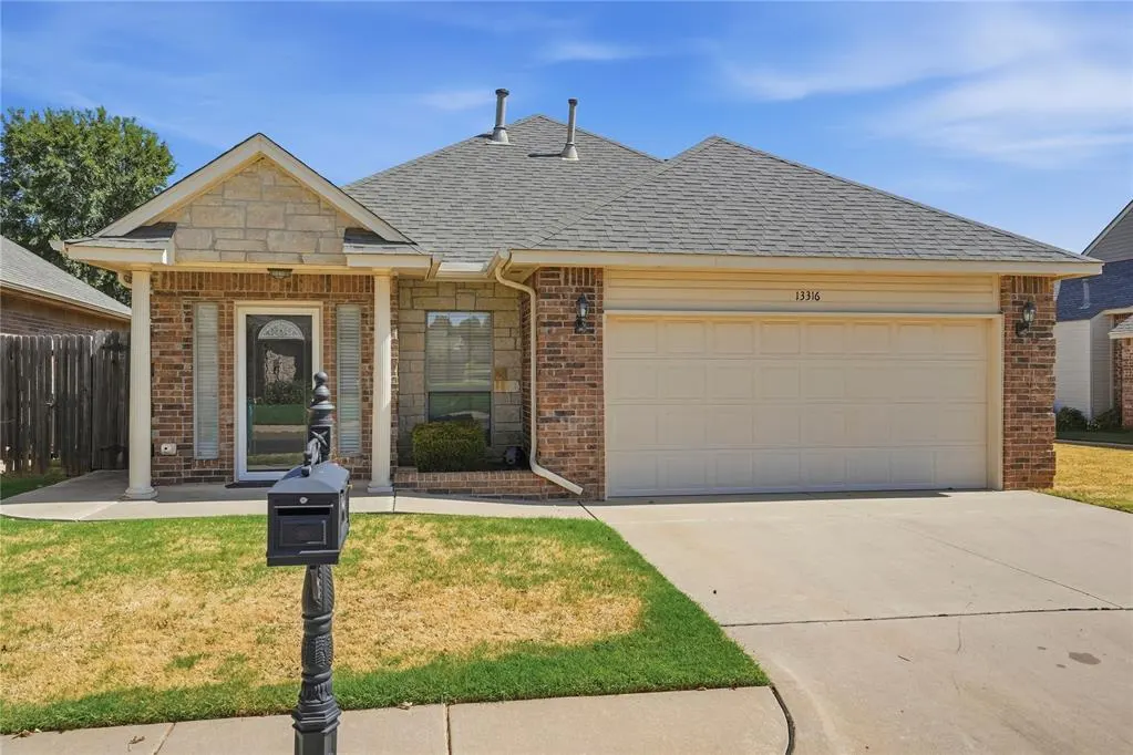 Photo 2 — 13316 Prairie View Lane, Oklahoma City, OK 73142