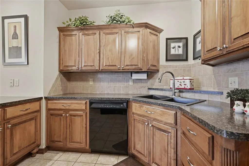 Photo 15 — 13316 Prairie View Lane, Oklahoma City, OK 73142