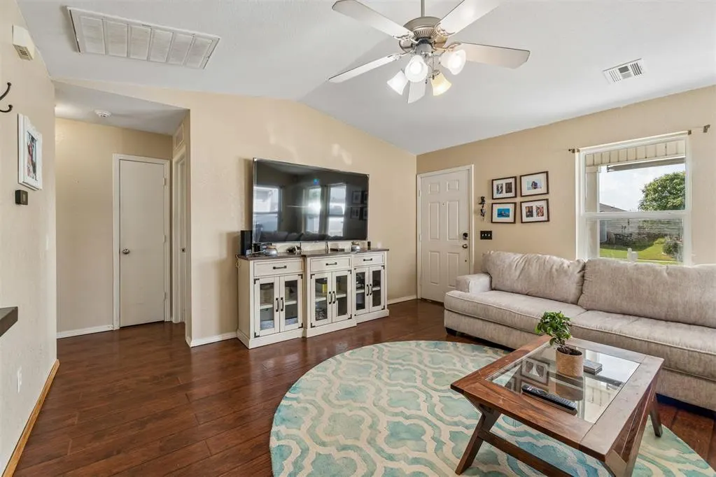 Photo 10 — 15612 Acacia Road, Oklahoma City, OK 73170