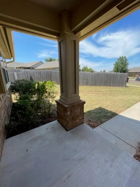 Photo 2 — 3016 Queenston Avenue, Norman, OK 73071