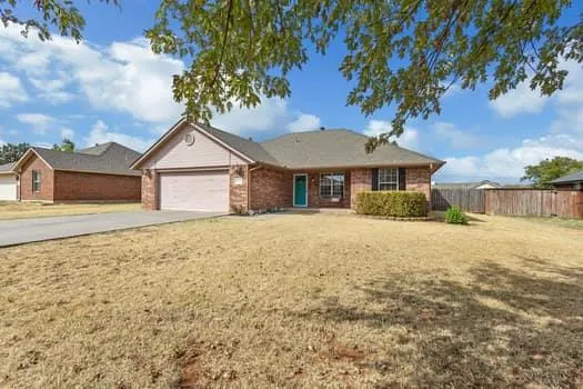 Photo 2 — 563 Adams Avenue, Piedmont, OK 73078