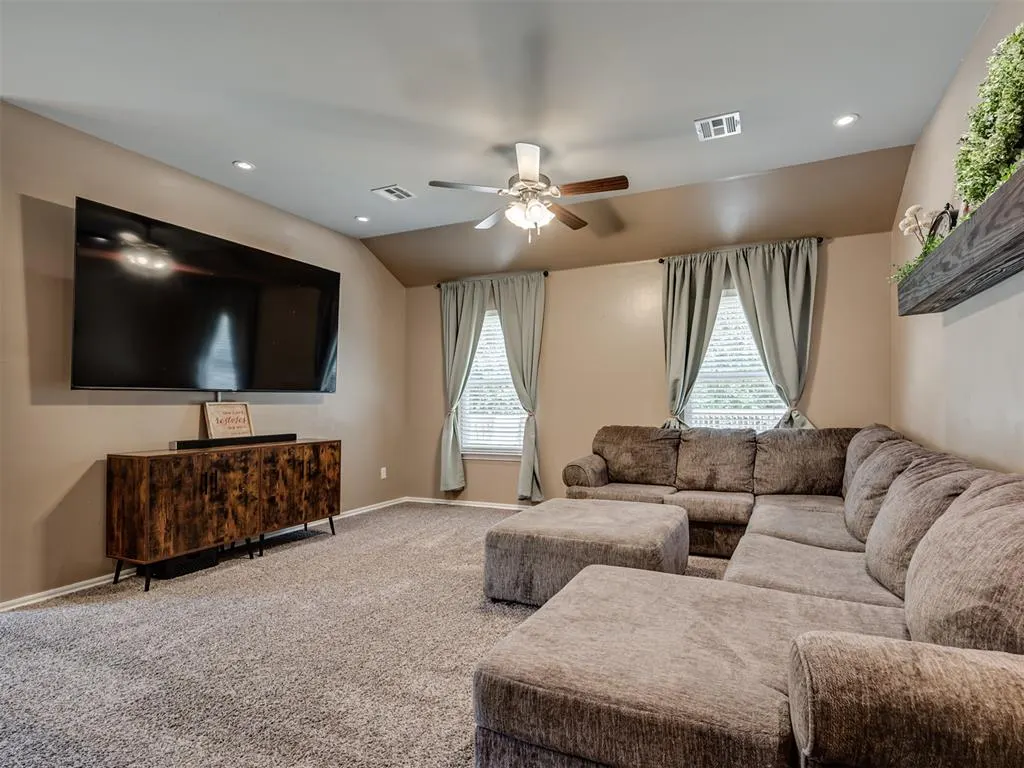 Photo 5 — 1880 Bliss Circle, Newcastle, OK 73065