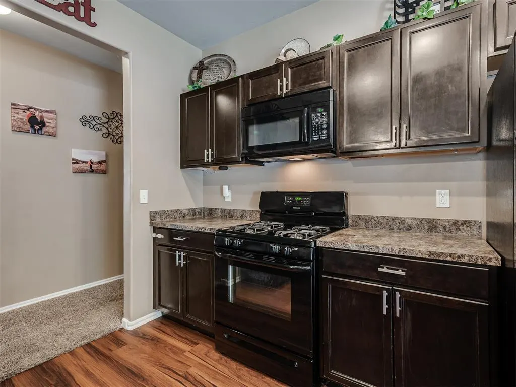 Photo 10 — 1880 Bliss Circle, Newcastle, OK 73065