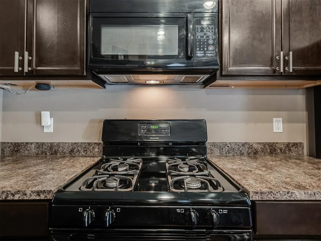 Photo 11 — 1880 Bliss Circle, Newcastle, OK 73065