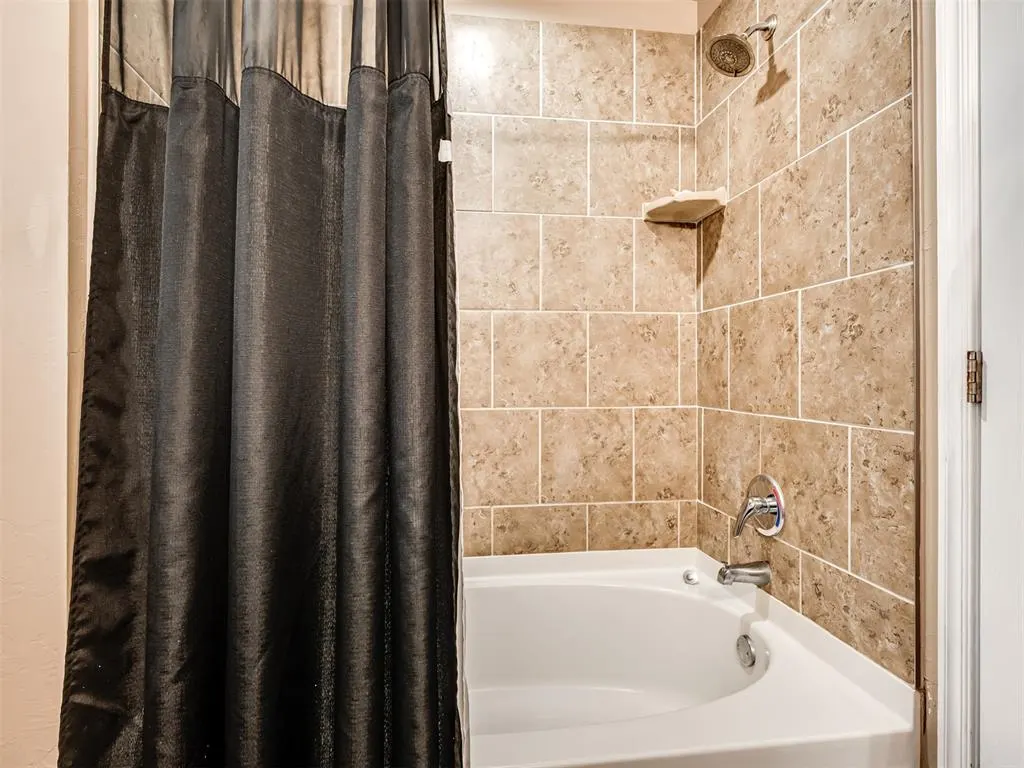 Photo 19 — 1880 Bliss Circle, Newcastle, OK 73065