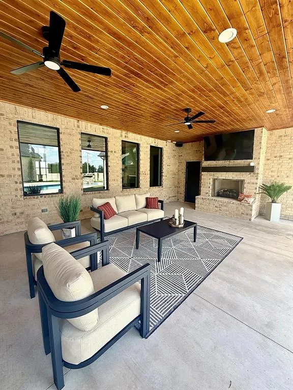 Photo 11 — 4700 Rustic Trail, Moore, OK 73160