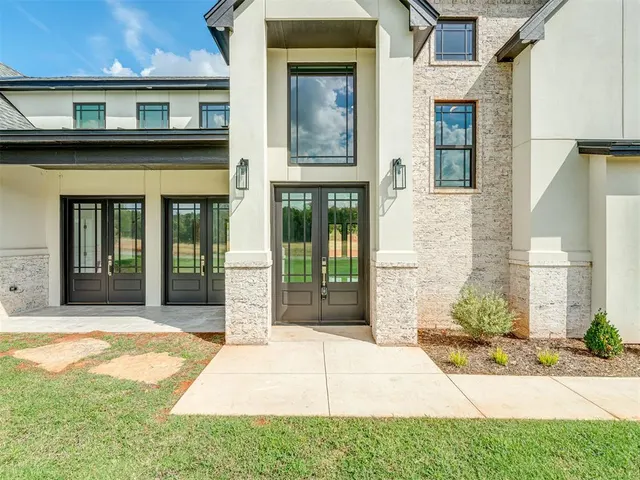 Photo 2 — 8302 Autumn Blaze Drive, Blanchard, OK 73010
