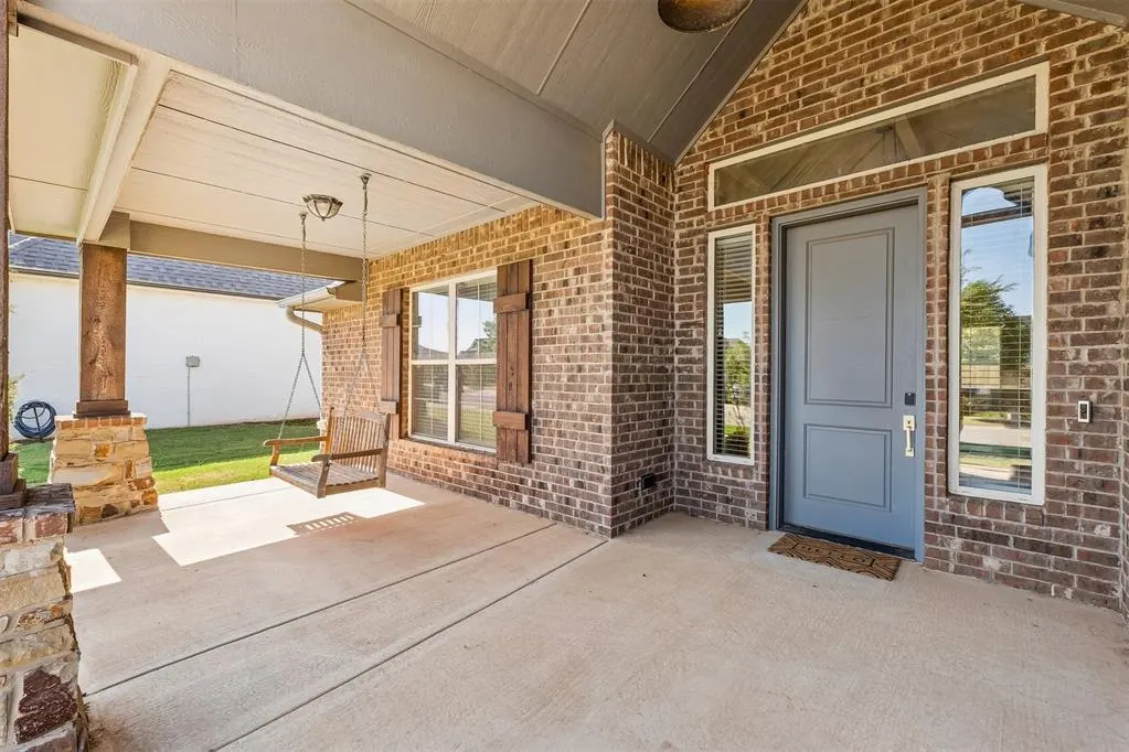 Photo 3 — 18617 Barcas Road, Edmond, OK 73012