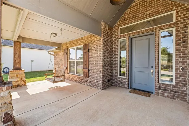 Photo 3 — 18617 Barcas Road, Edmond, OK 73012